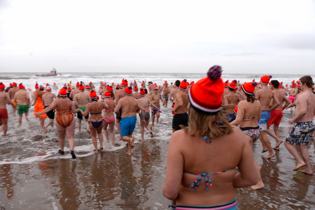 ../Images/Nieuwjaarsduik Nederzandt 2018 048.jpg